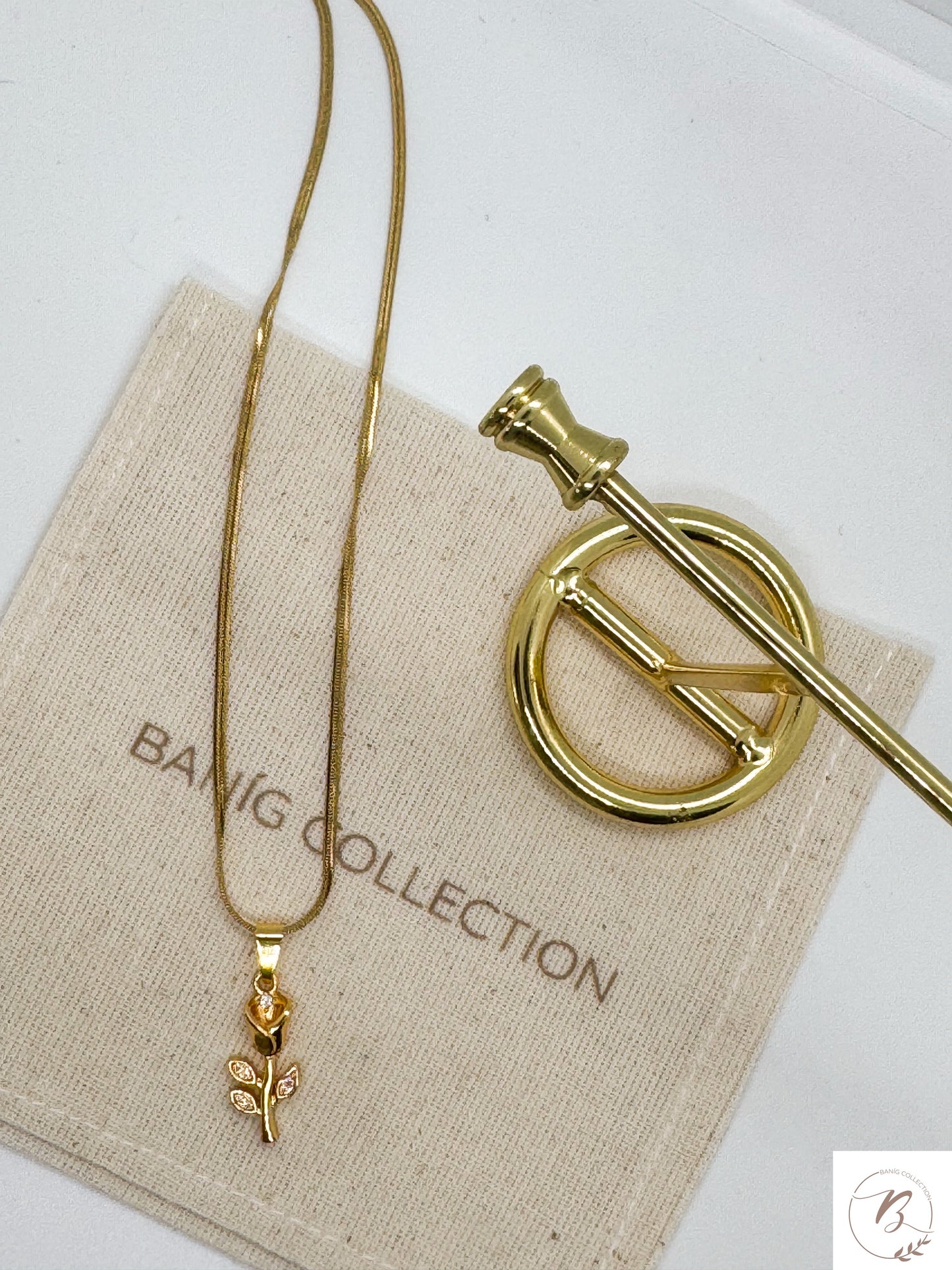 Rose Pendant Necklace
