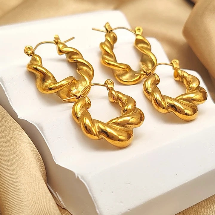Claudia Hoops