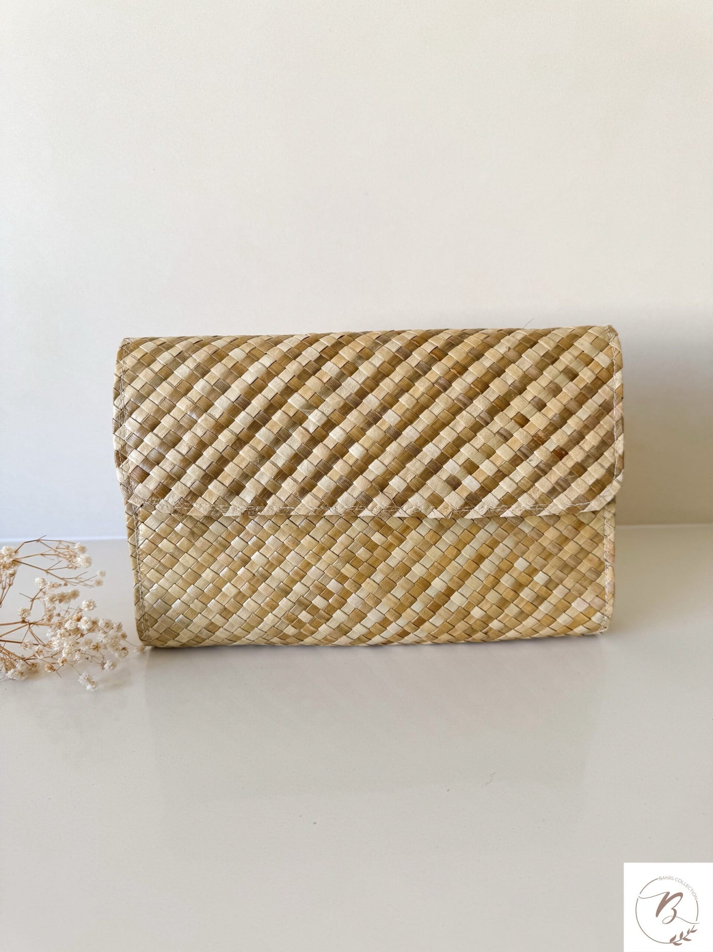Divina Sling Bag