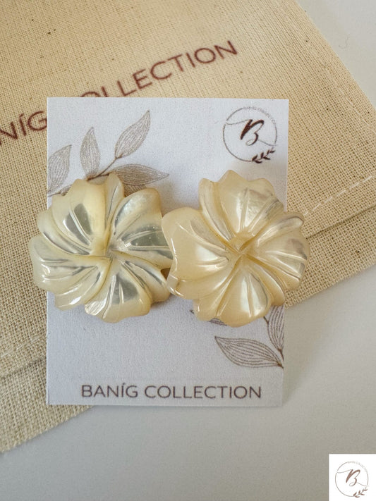 Mother of Pearl Flower Studs (White)