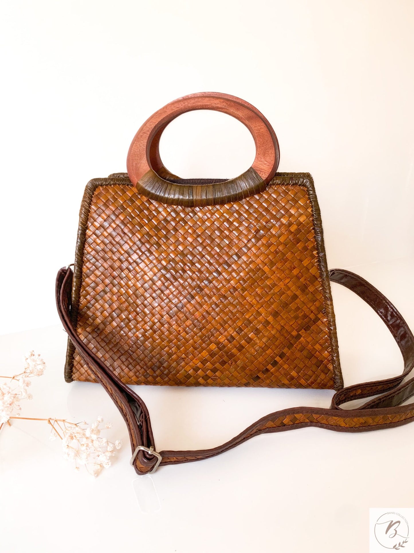 Carla Sling Bag (Medium Brown)