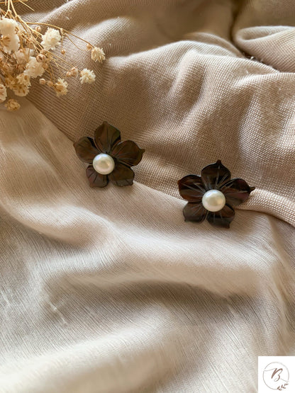 Mother of Pearl Flower Studs   (Black)