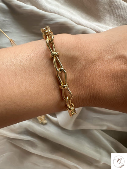 Golden Knot Bracelet