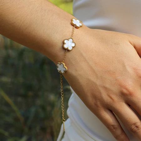 Raja White & Gold Flower Set