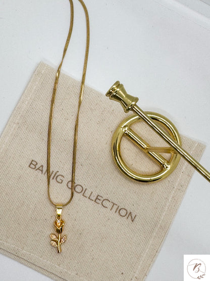 Rose Pendant Necklace