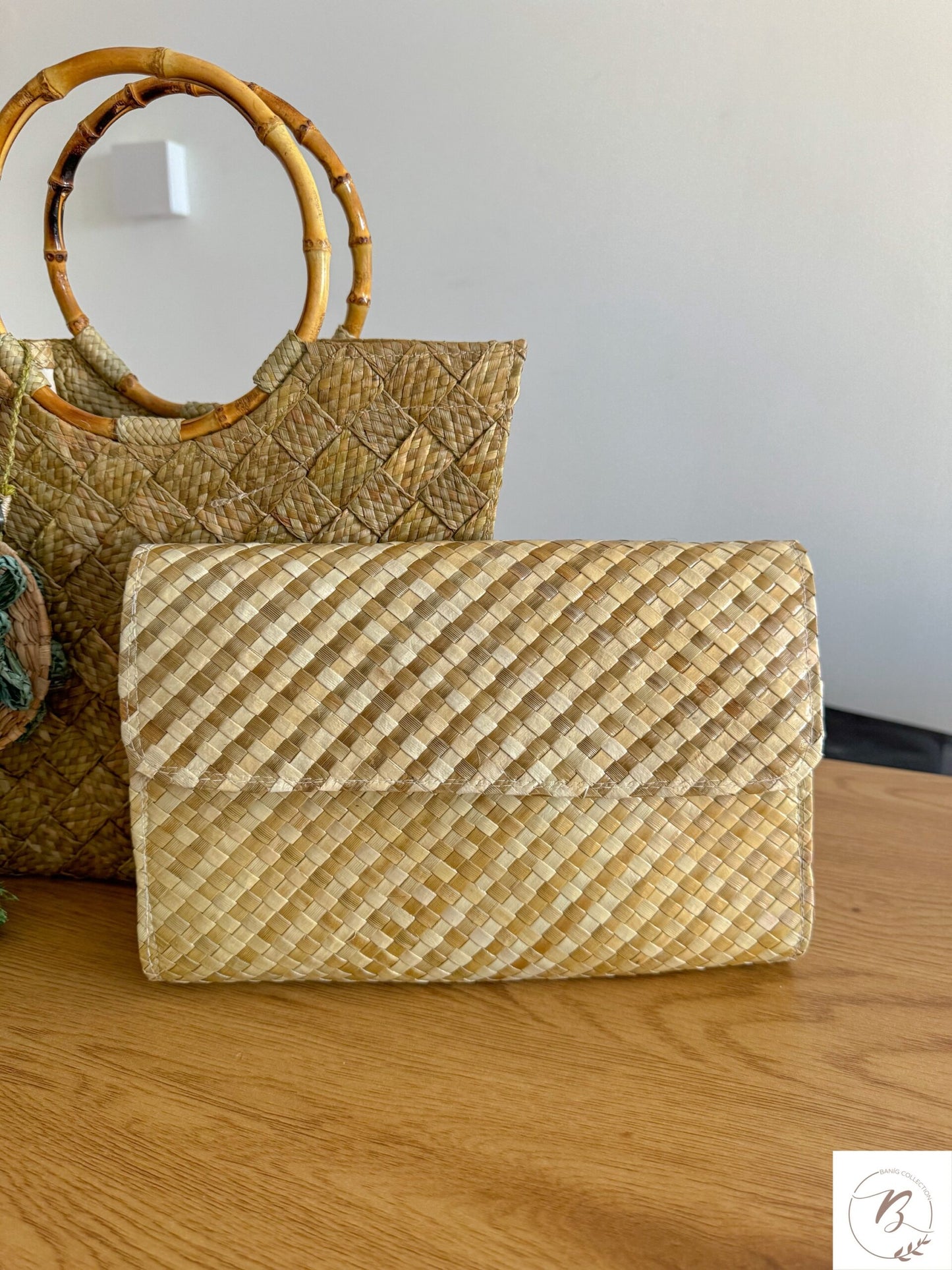 Divina Sling Bag