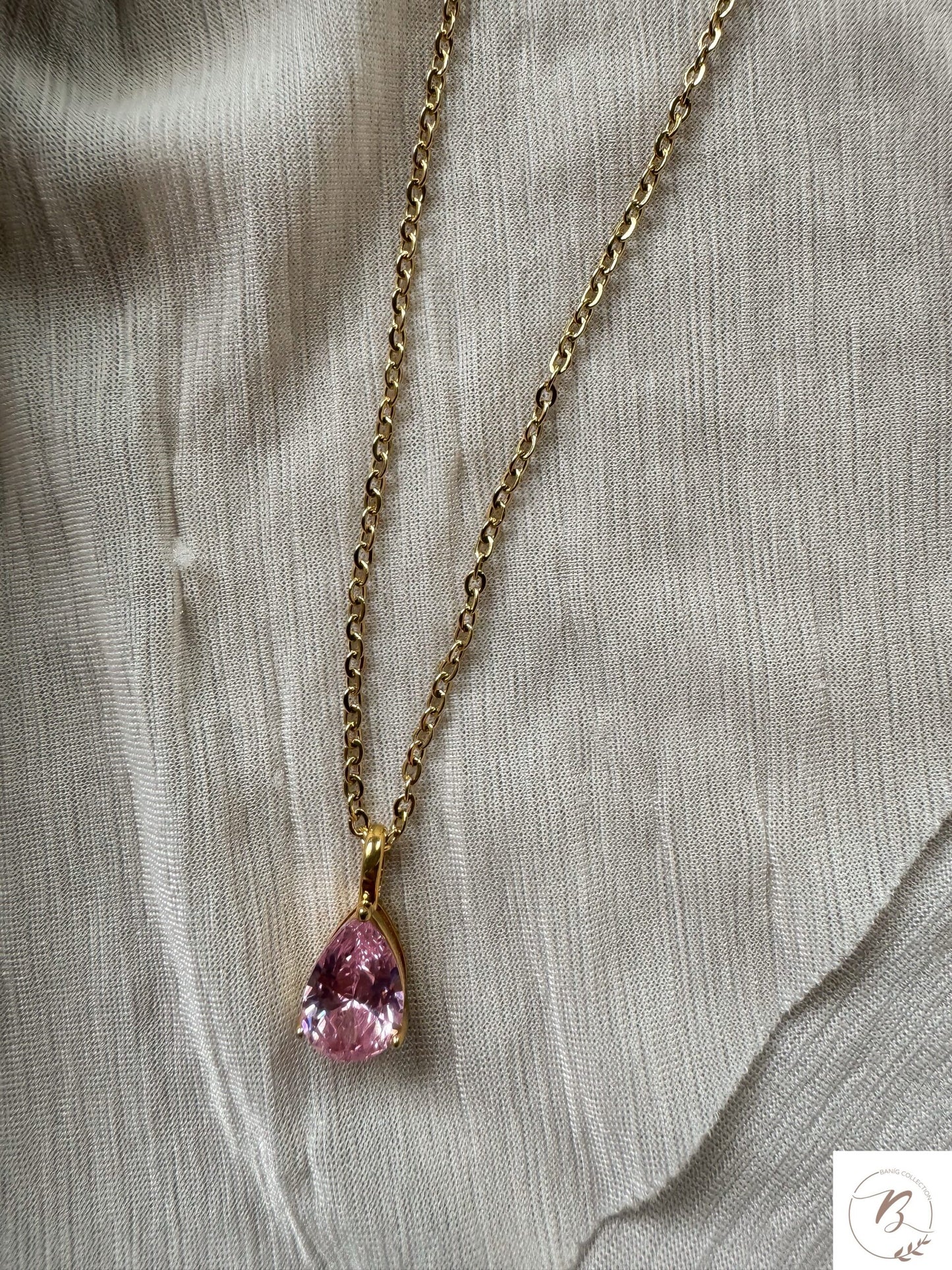 Rosy Rhea Necklace