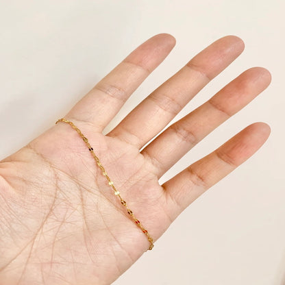 Fish Lips Minimalist Anklet
