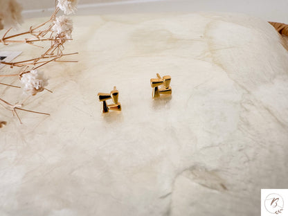 Mindy Everyday Studs