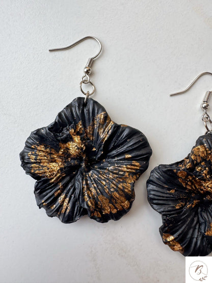 Jessie Molded Clay Earrings (Black)