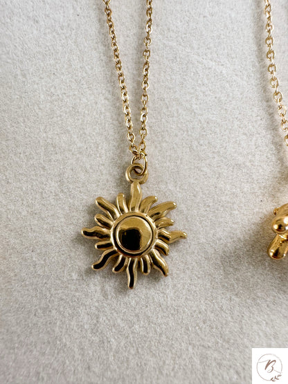 Sunny Pendant Necklace