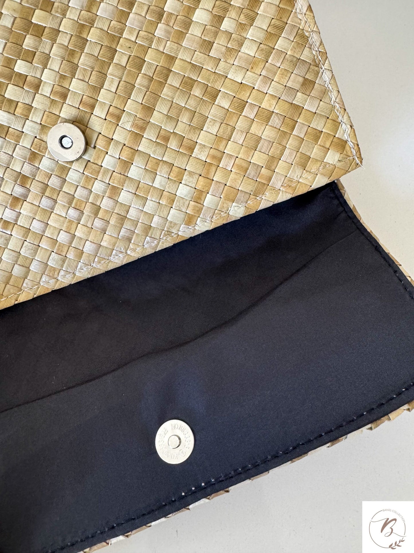Divina Sling Bag