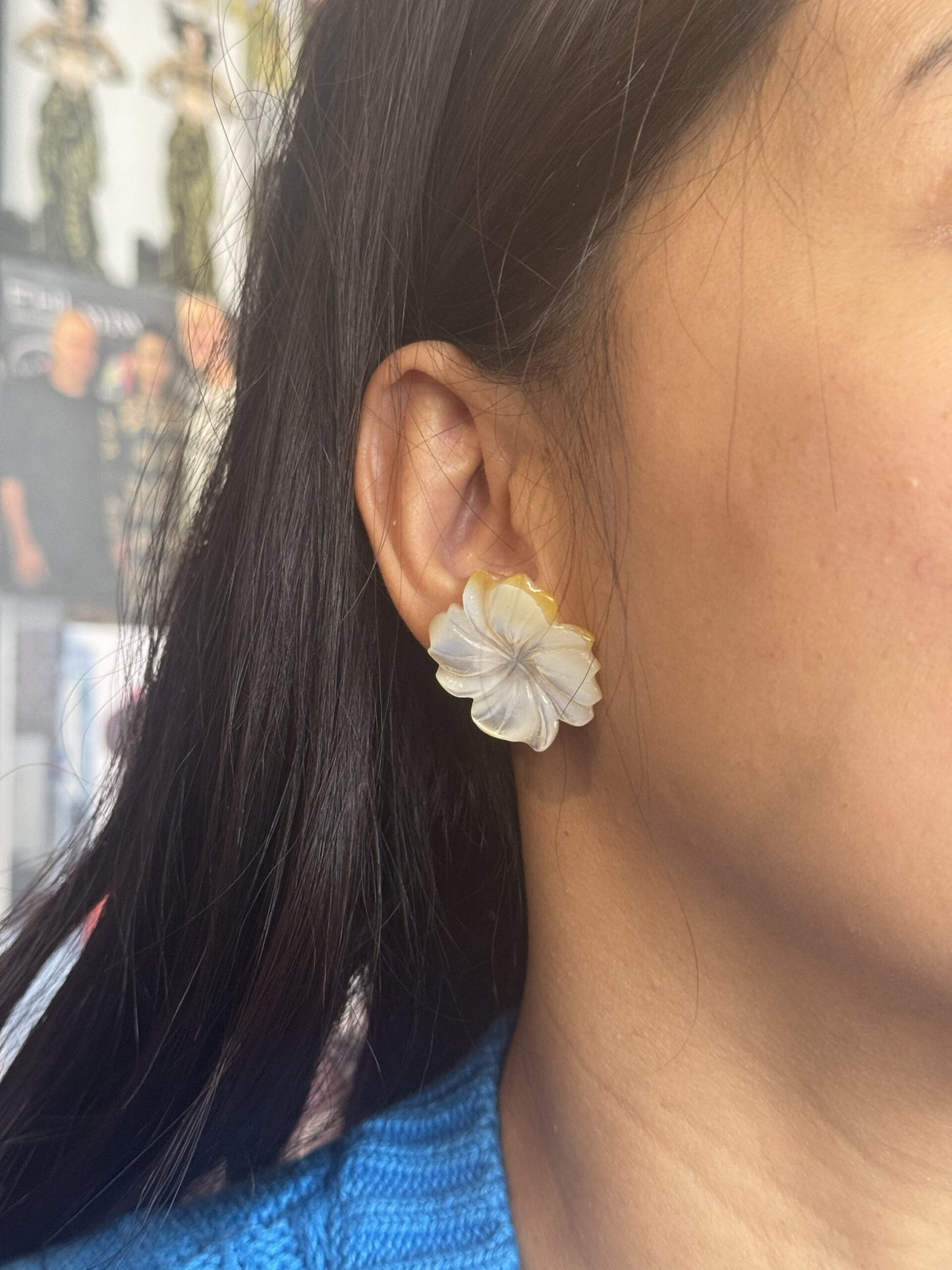 Mother of Pearl Flower Studs (White)