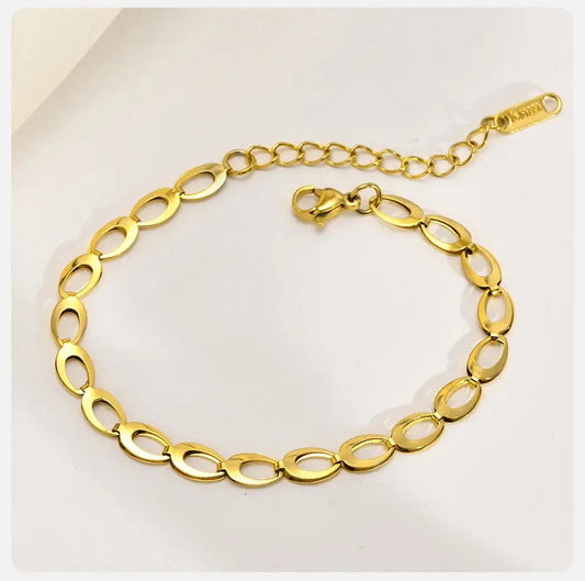 Linda Oval Chain Bracelet