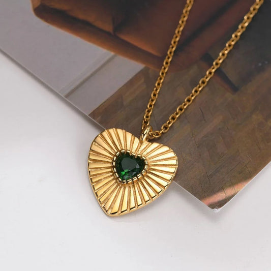 Retro Green Heart Necklace