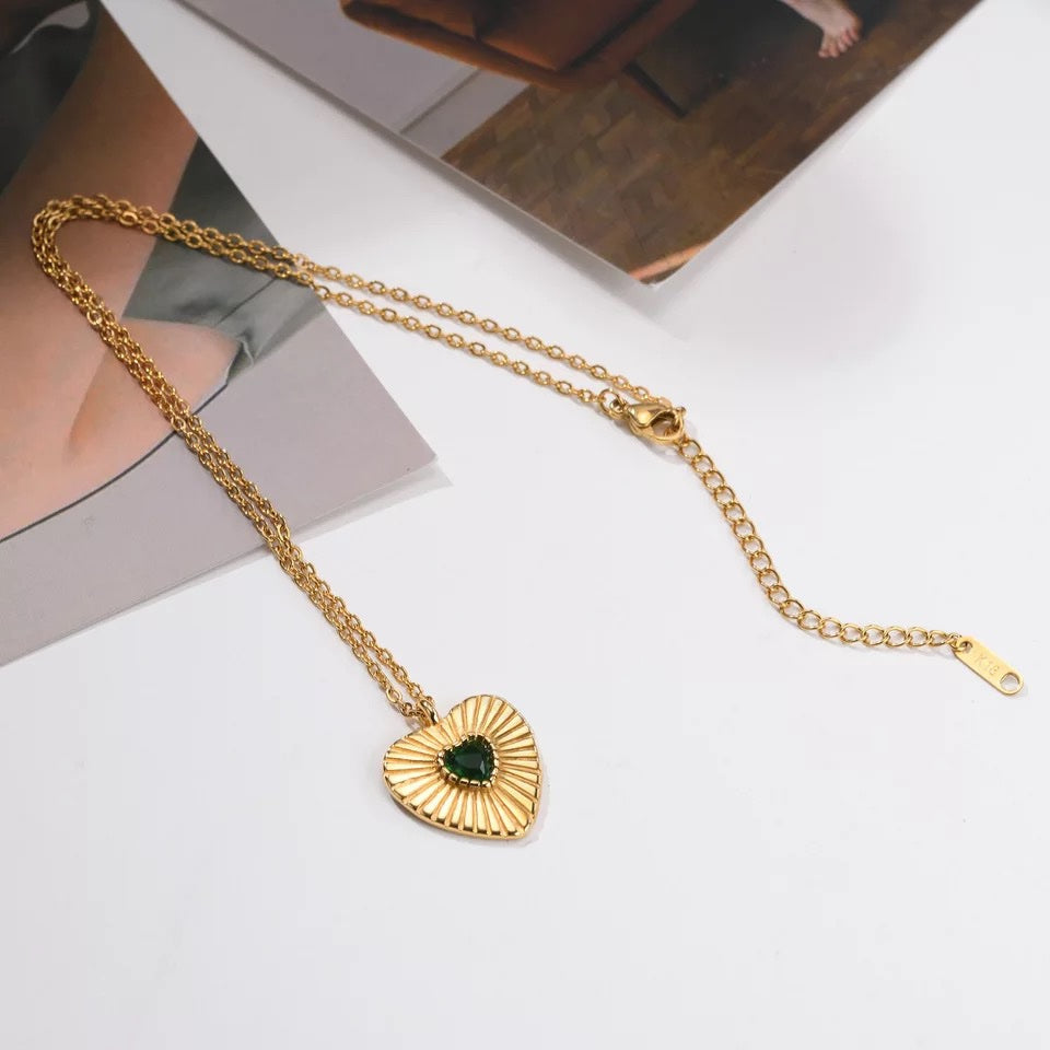 Retro Green Heart Necklace