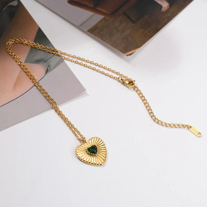 Retro Green Heart Necklace
