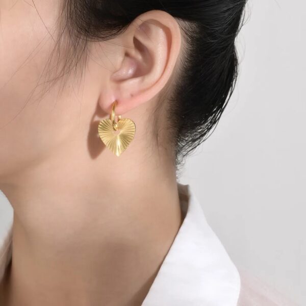 Love Earrings - Image 2