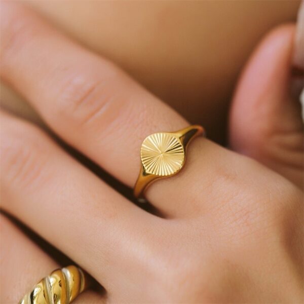 Taryn Wave Everyday Ring